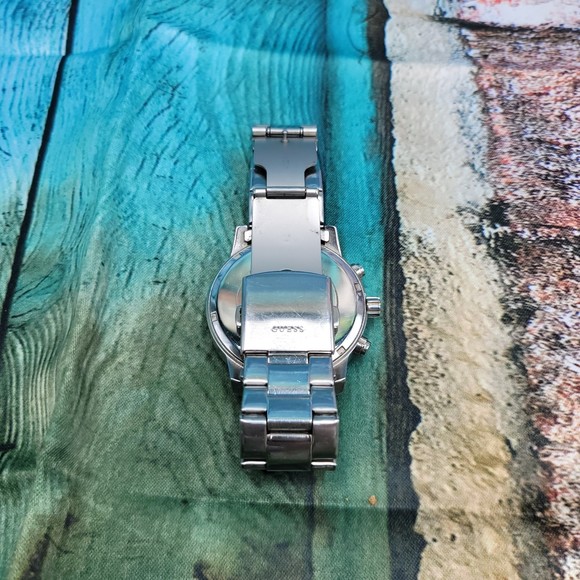 GUESS Women’s Watch Silver Waterpro 100M / 330ft Water Resistant Timepiece - Picture 3 of 4